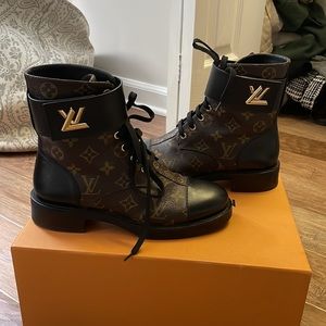 LOUIS VUITTON WONDERLAND FLAT RANGER COMBAT BOOT